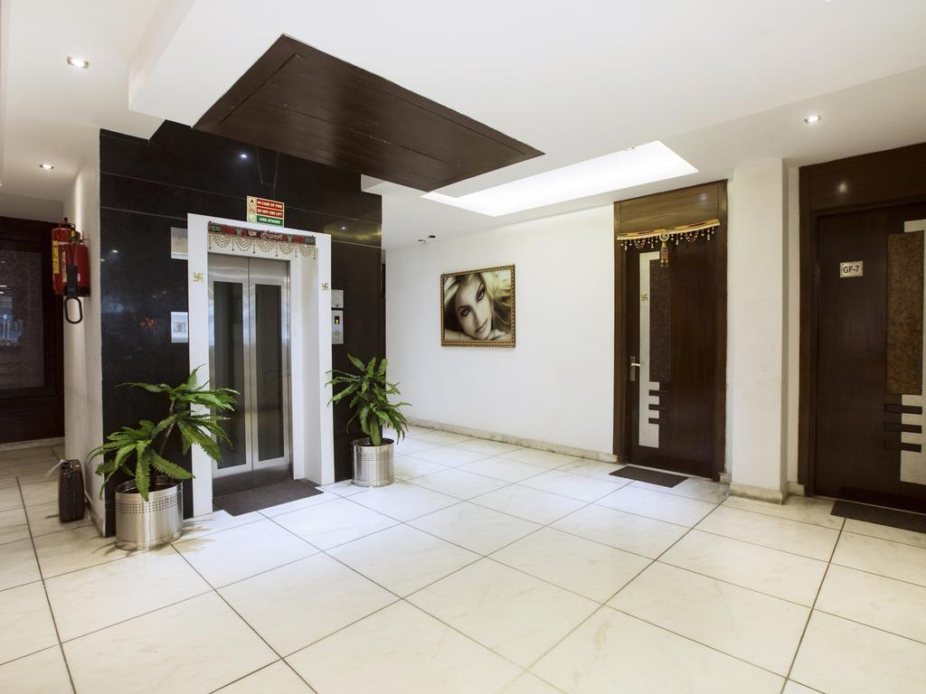 Hotel Krishna Deluxe-By Rcg Hotels Nova Deli Exterior foto